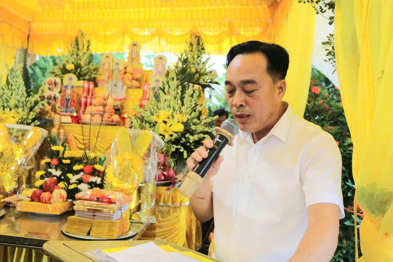Xã Vạn Xuân dâng hương, dâng hoa và triển khai công tác khai quật lấy mẫu hài cốt liệt sỹ chưa xác định được thông tin