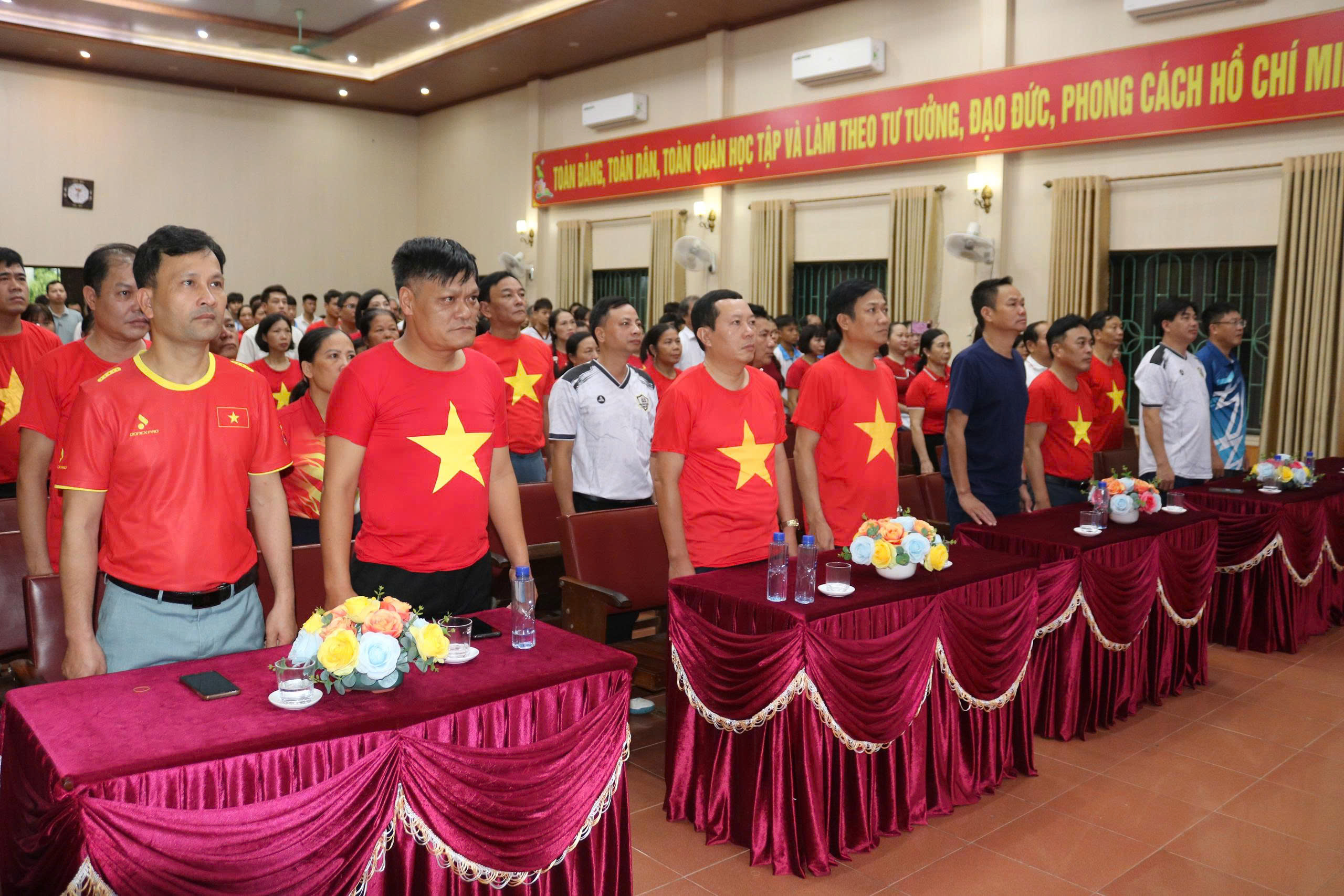 Xã Vạn Xuân hưởng ứng thông điệp “10 tỷ bước xanh - vì Việt Nam vững bền”