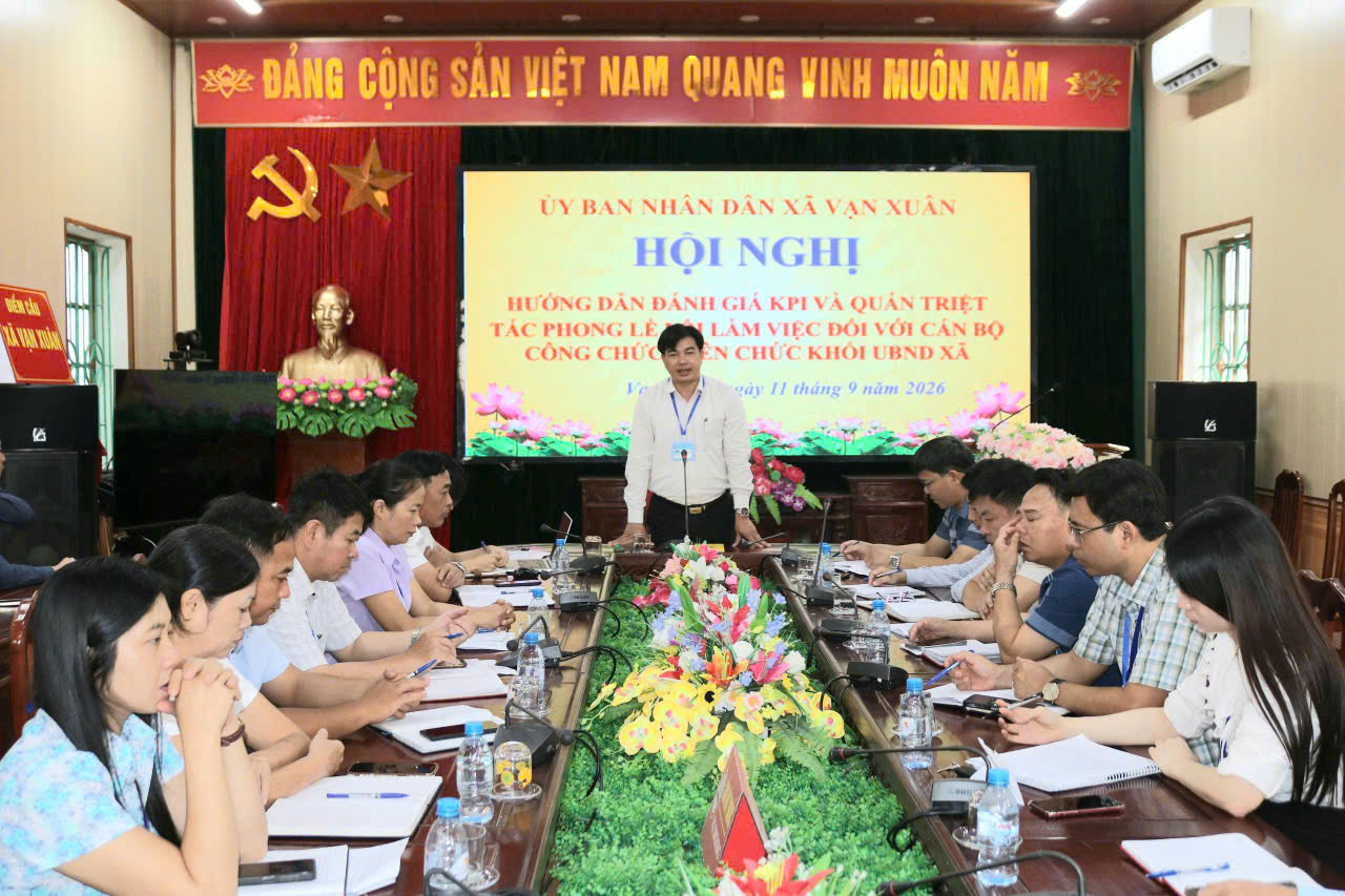 Xã Vạn Xuân hướng dẫn đánh giá KPI và Quán triệt tác phong, lề lối làm việc đối với cán bộ, công chức, viên chức khối UBND xã