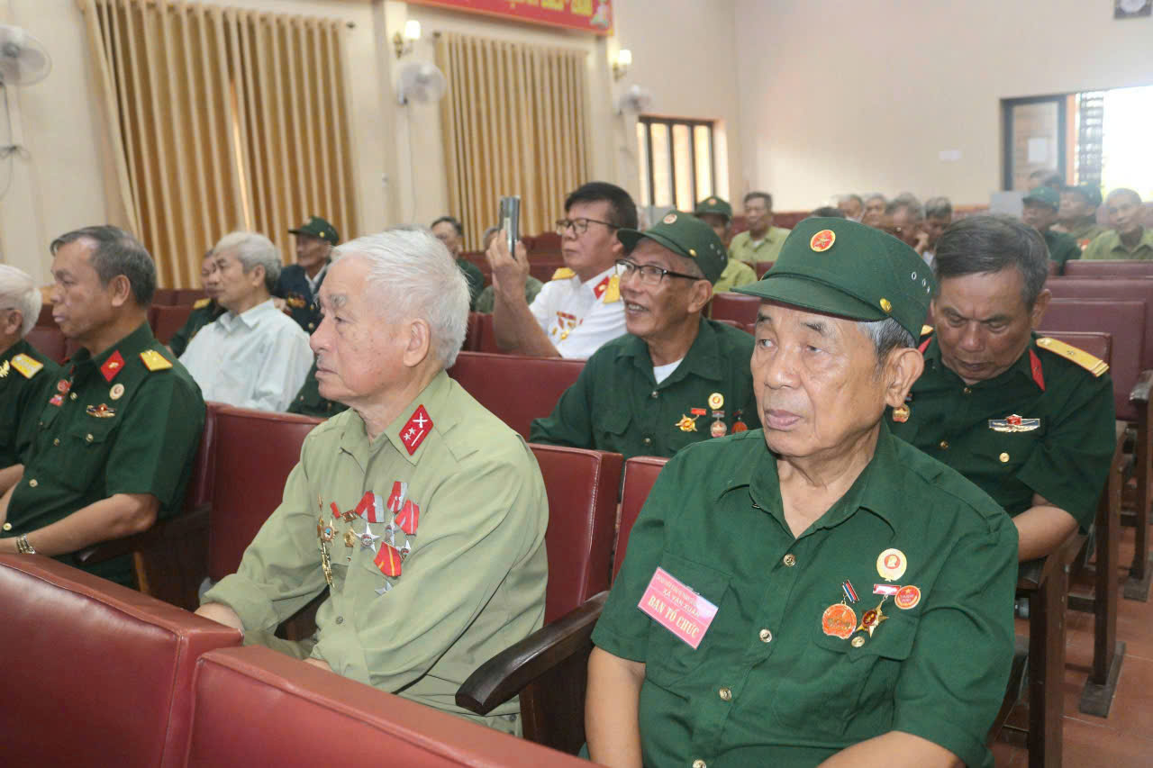 Hội nghị công bố quyết định thành lập Chi hội Chiến sĩ Thành cổ Quảng Trị năm 1972 xã Vạn Xuân
