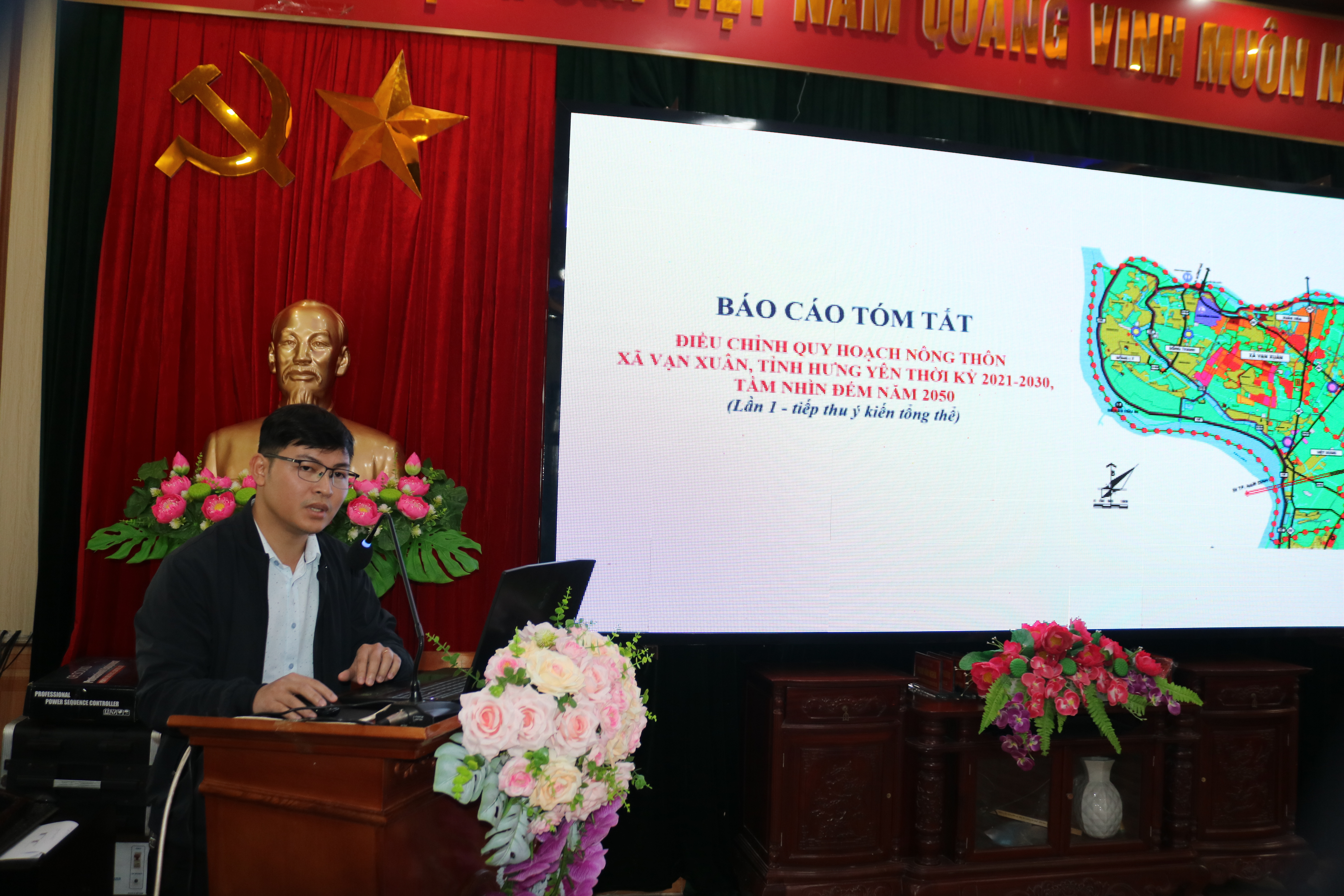 UBND xã Vạn Xuân: Hội nghị nghe đơn vị tư vấn báo cáo điều chỉnh quy hoạch nông thôn xã Vạn Xuân, tỉnh Hưng Yên thời kỳ 2021 – 2030, tầm nhìn đến năm 2050