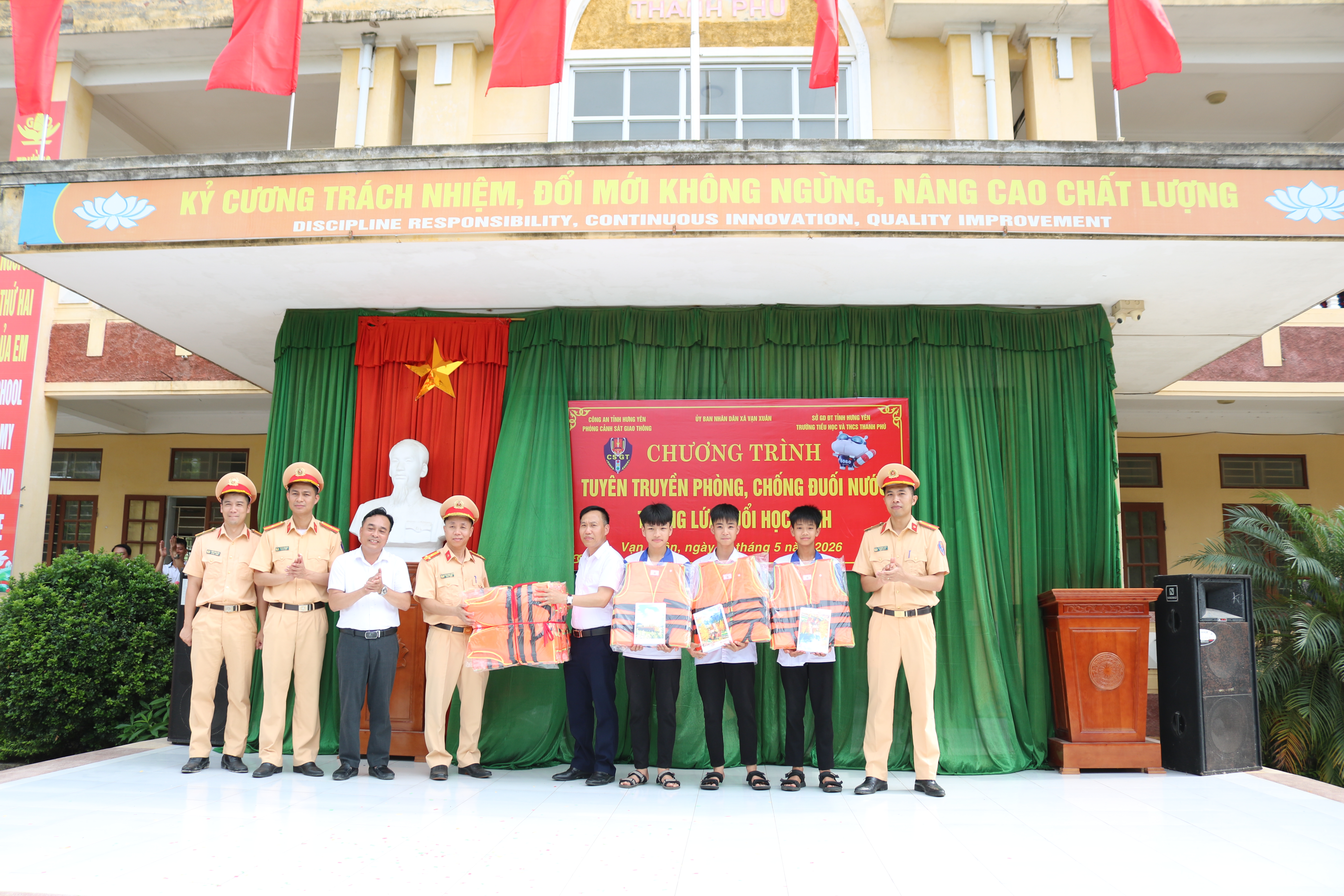 Tuyên truyền phòng, chống đuối nước cho hơn 830 học sinh tại xã Vạn Xuân
