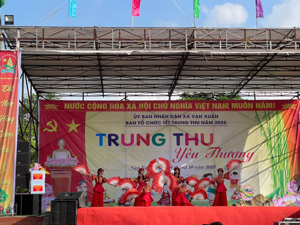 Xã Vạn Xuân tổ chức chương trình “Trung thu yêu thương” năm 2025
