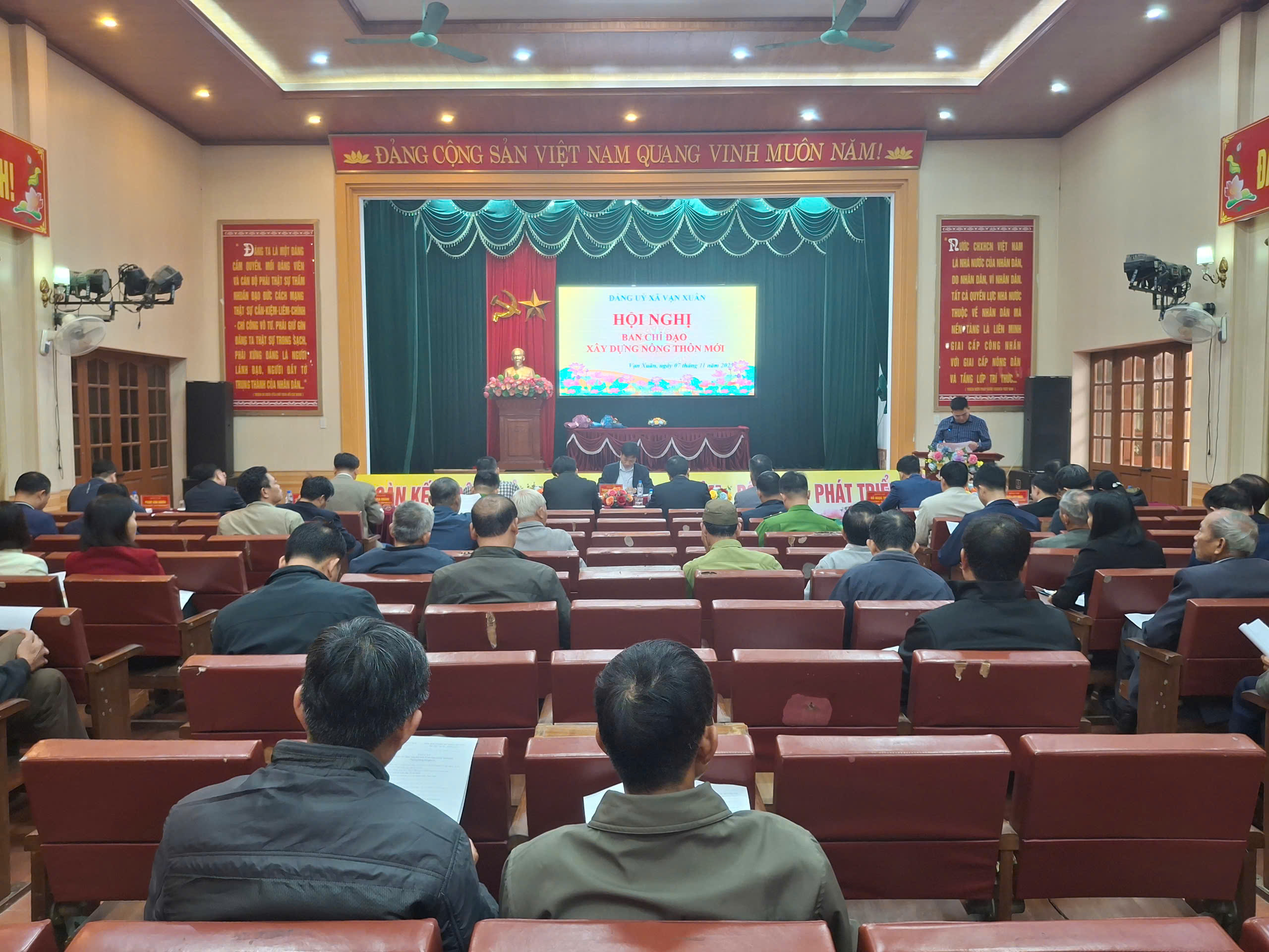 Ban Chỉ Đạo xây dựng Nông thôn mới xã Vạn Xuân họp Phiên thứ I