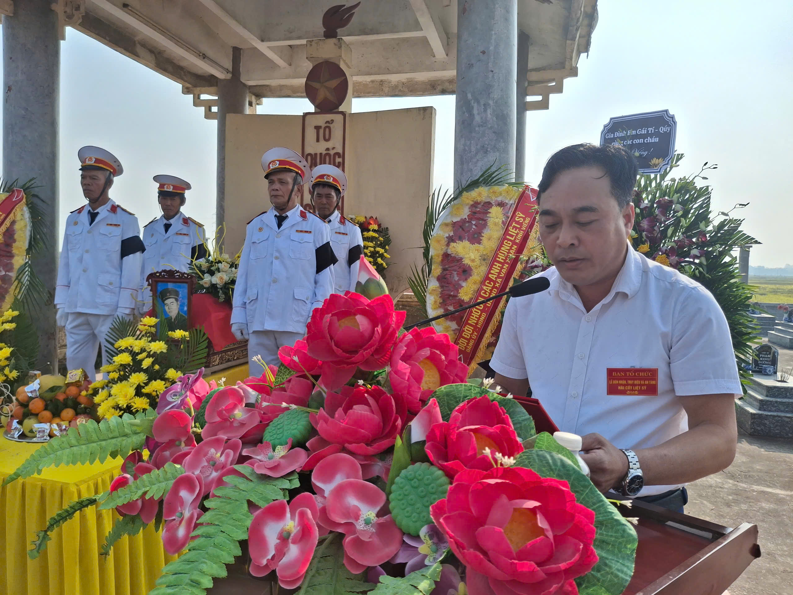 XÃ VẠN XUÂN ĐÓN NHẬN, TRUY ĐIỆU VÀ AN TÁNG HÀI CỐT LIỆT SĨ NGUYỄN THÀNH TƠ.
