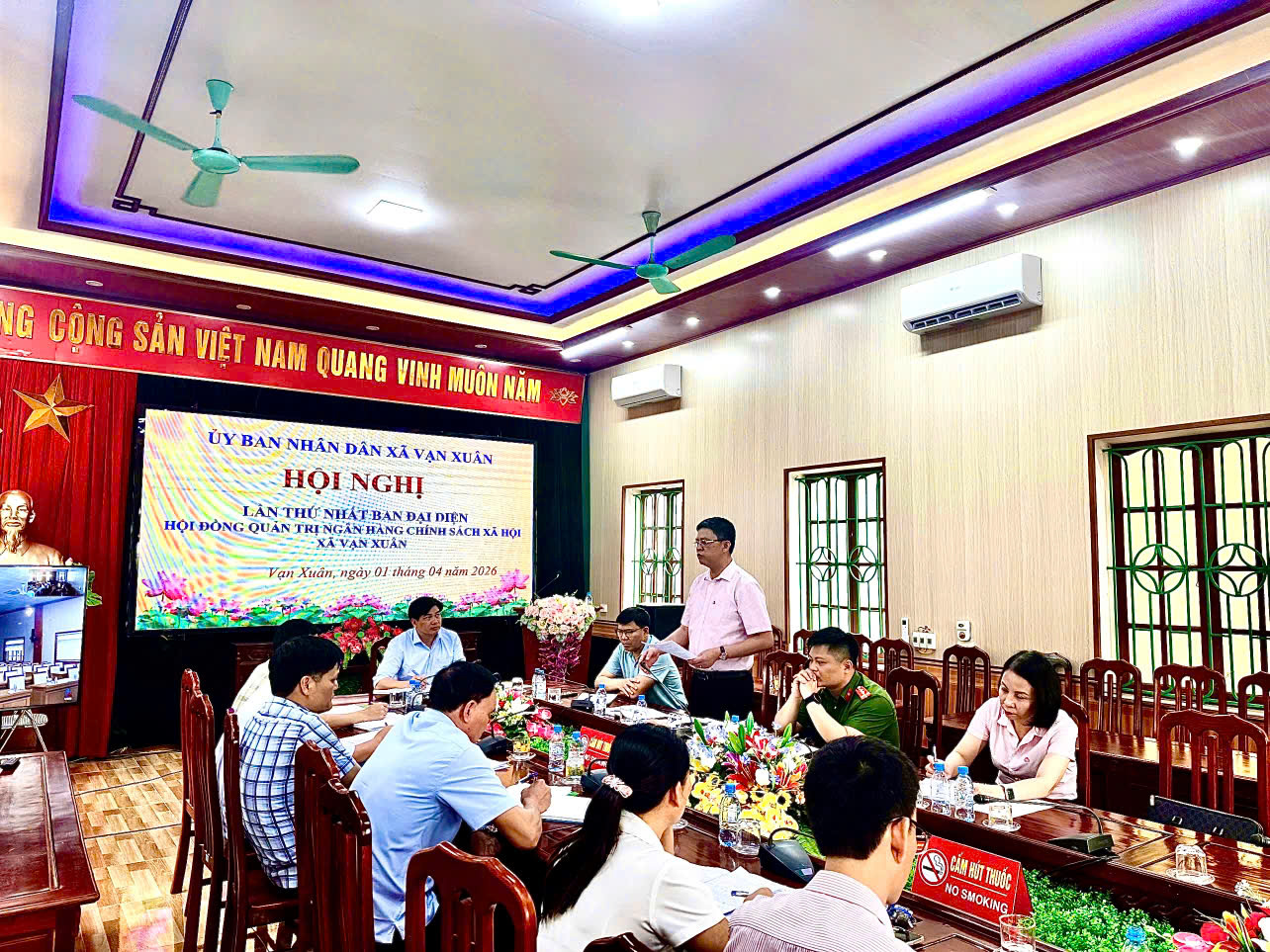 HIÊN HỌP THỨ NHẤT CỦA BAN ĐẠI DIỆN HỘI ĐỒNG QUẢN TRỊ NGÂN HÀNG CHÍNH SÁCH XÃ HỘI XÃ VẠN XUÂN
