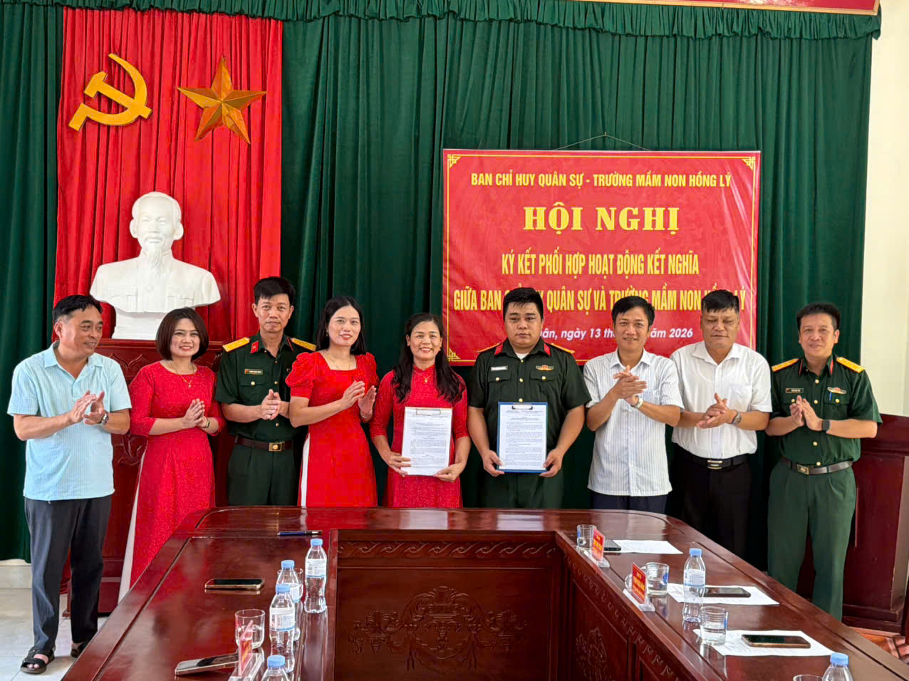 Ban Chỉ huy Quân sự xã Vạn Xuân ký kết phối hợp hoạt động kết nghĩa với Trường Mầm non Hồng Lý