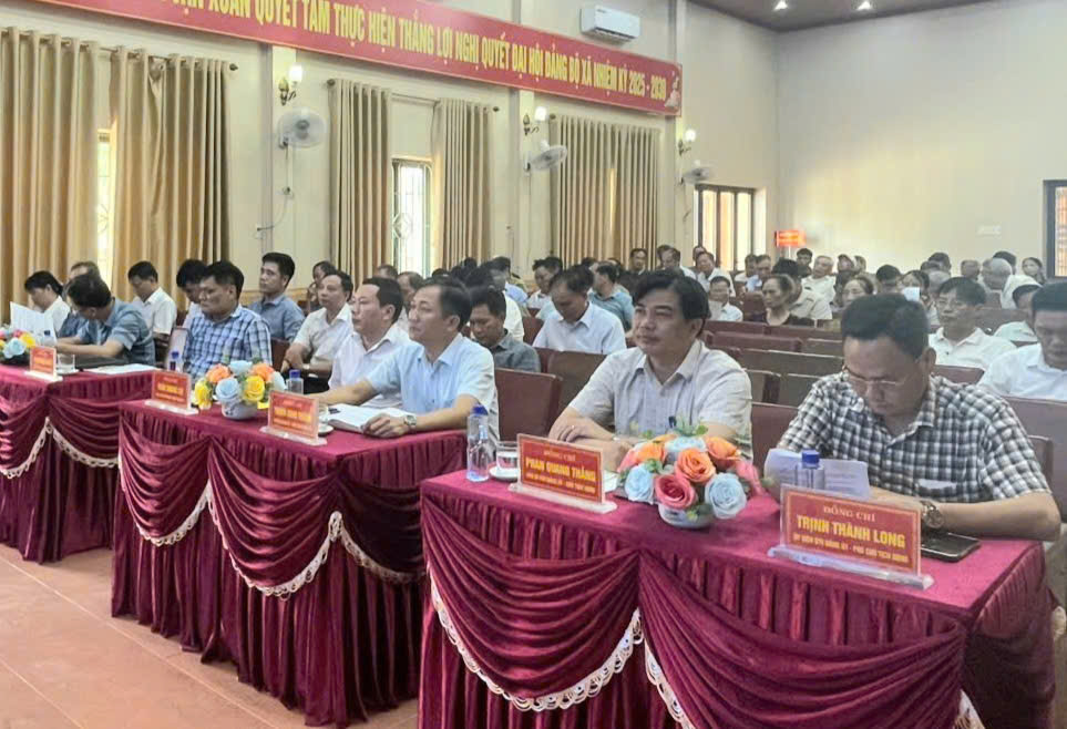 Xã Vạn Xuân tổ chức hội nghị tiếp xúc, đối thoại trực tiếp giữa người đứng đầu cấp ủy, chính quyền với Nhân dân