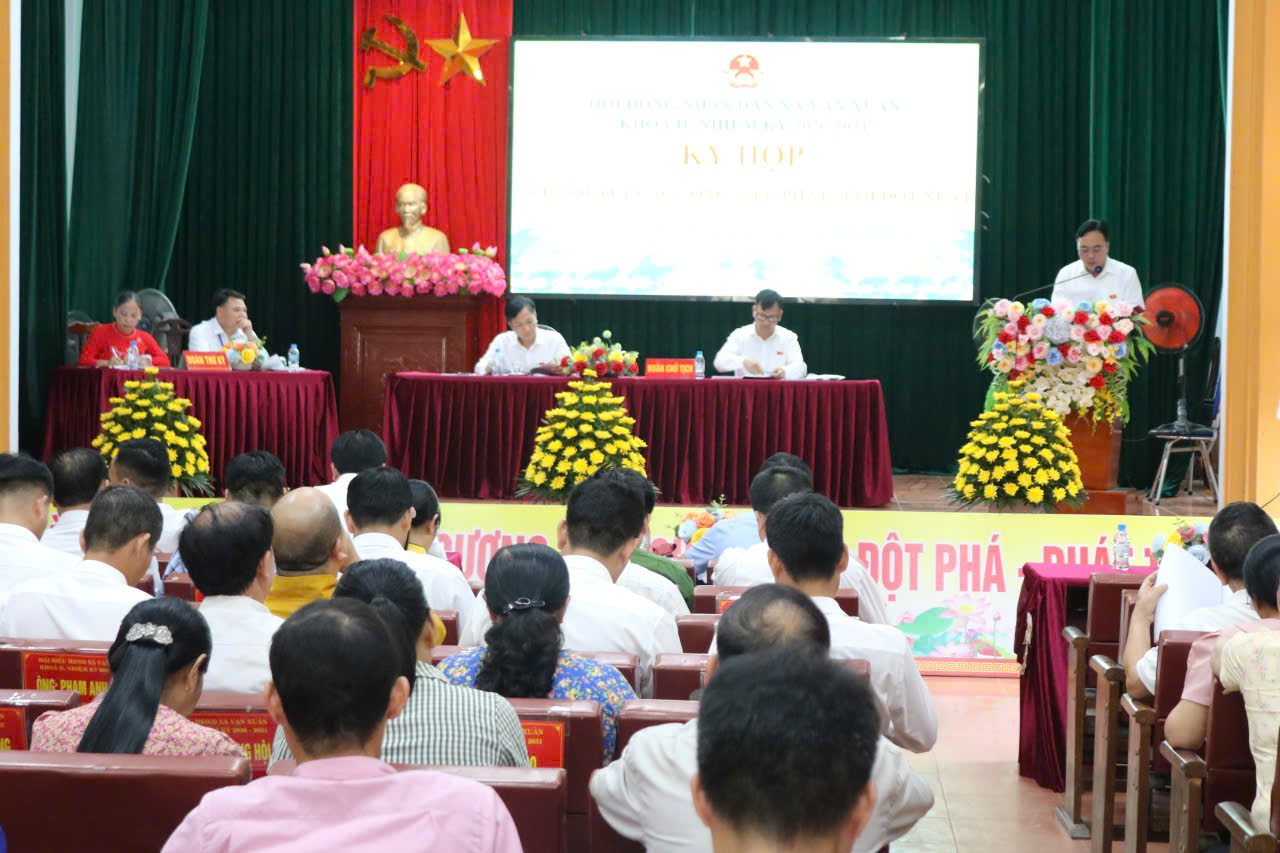 Hội đồng nhân dân xã Vạn Xuân tổ chức kỳ họp giải quyết công việc phát sinh đột xuất năm 2026