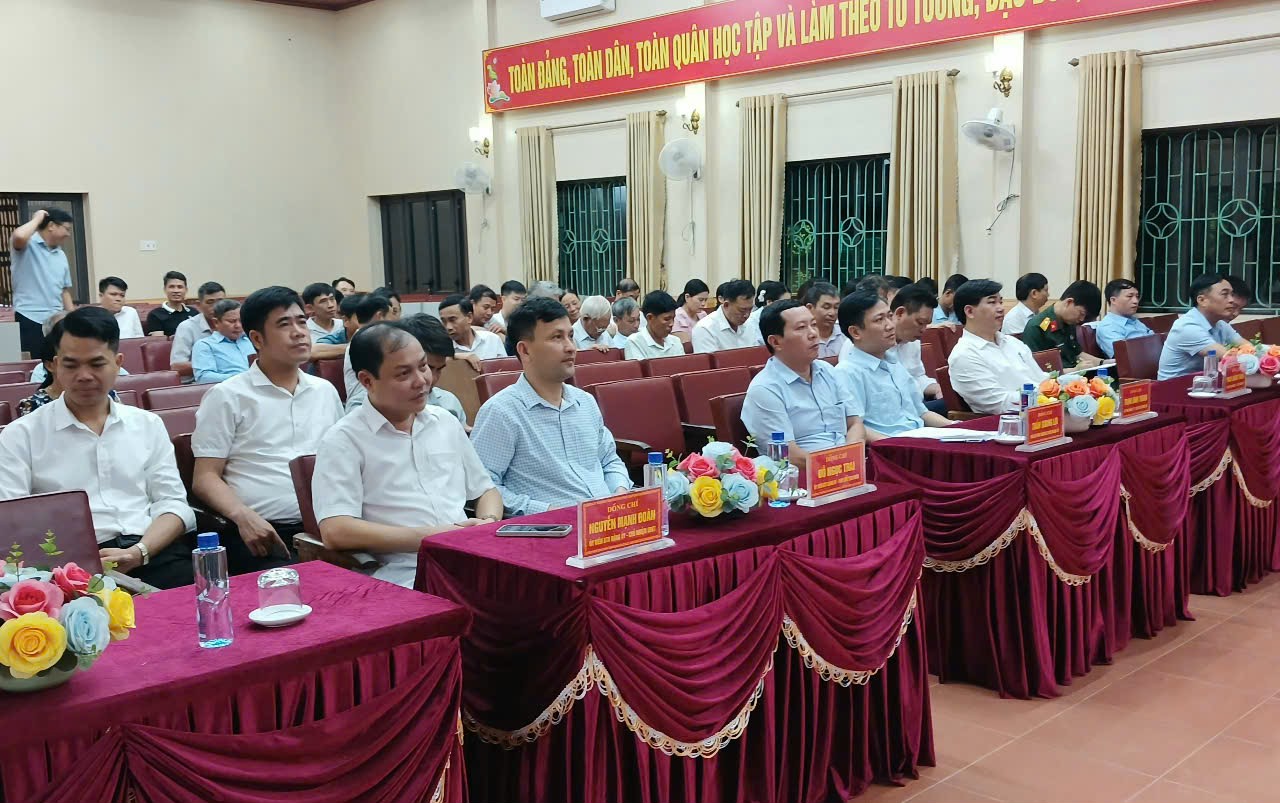 ĐẢNG ỦY XÃ VẠN XUÂN TỔ CHỨC HỘI NGHỊ TRỰC TUYẾN NGHIÊN CỨU, HỌC TẬP, QUÁN TRIỆT VÀ TRIỂN KHAI THỰC HIỆN NGHỊ QUYẾT SỐ 10-NQ/TW CỦA BỘ CHÍNH TRỊ