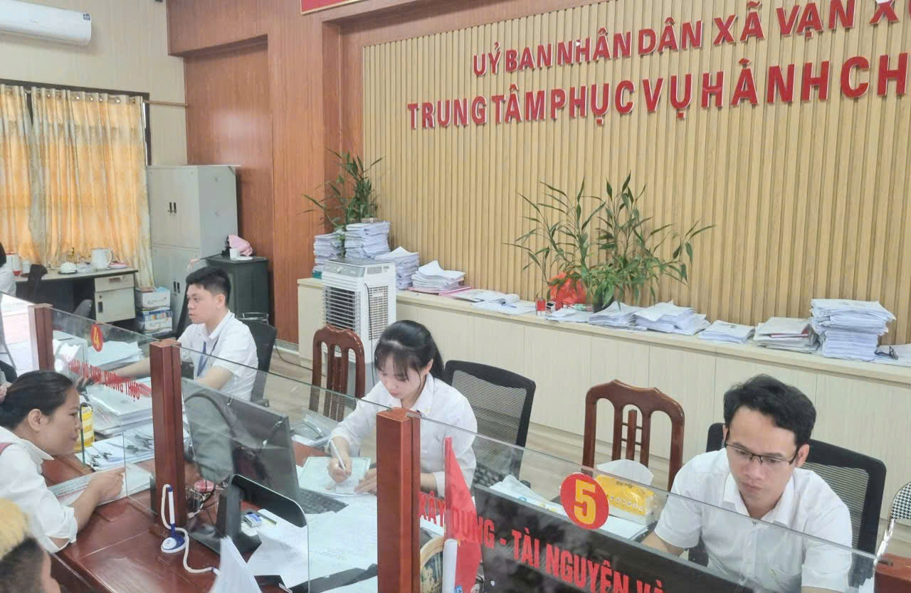 Trung tâm Phục vụ Hành chính công xã Vạn Xuân - Đột phá cải cách hành chính từ mô hình "Giờ thứ 9"