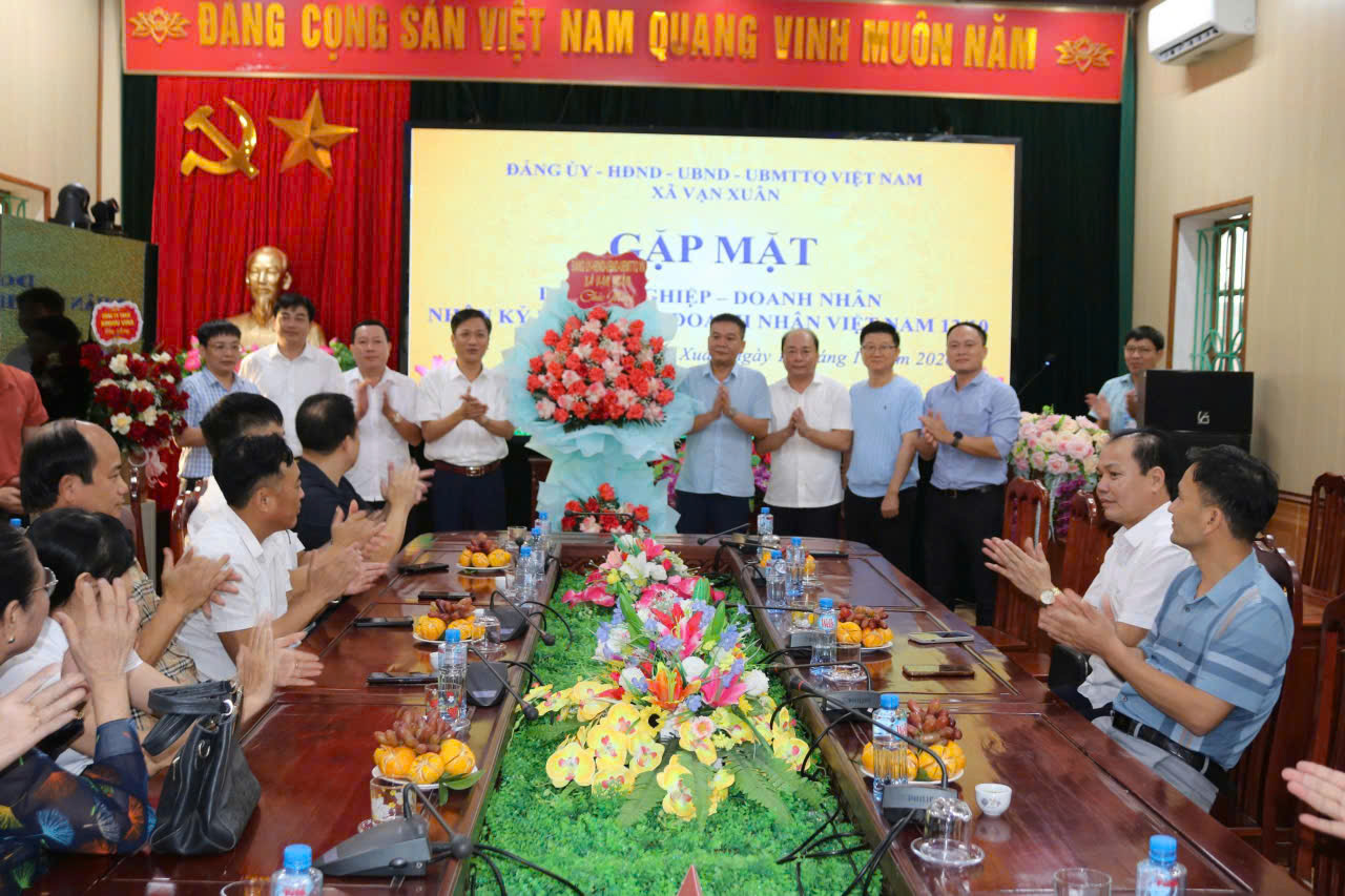  Xã Vạn Xuân: Gặp mặt doanh nghiệp, doanh nhân nhân ngày doanh nhân Việt Nam 13/10